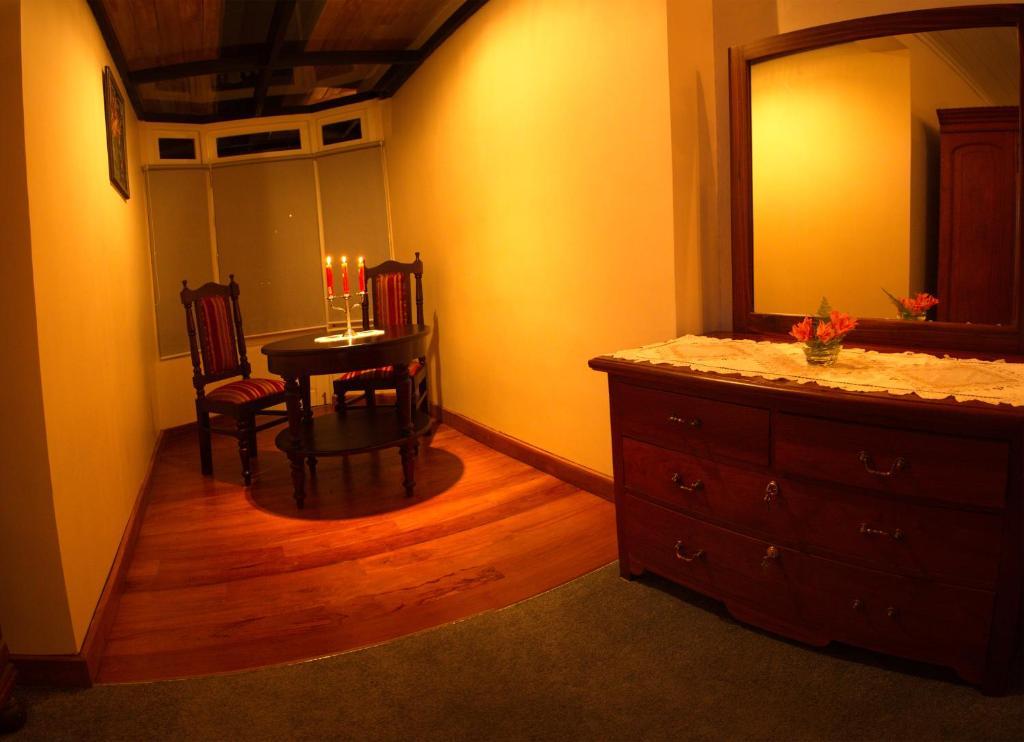 The Firs Villa Nuwara Eliya Bilik gambar